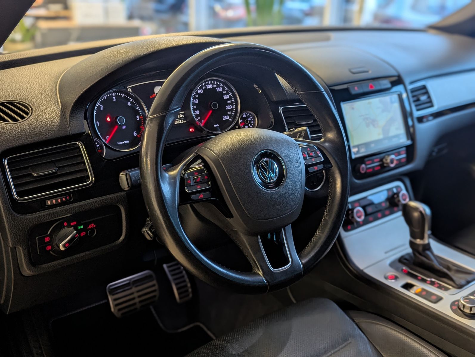 VW Touareg V6 3.0TDI Luft Leder AHK ACC Cam 20" - Image 21