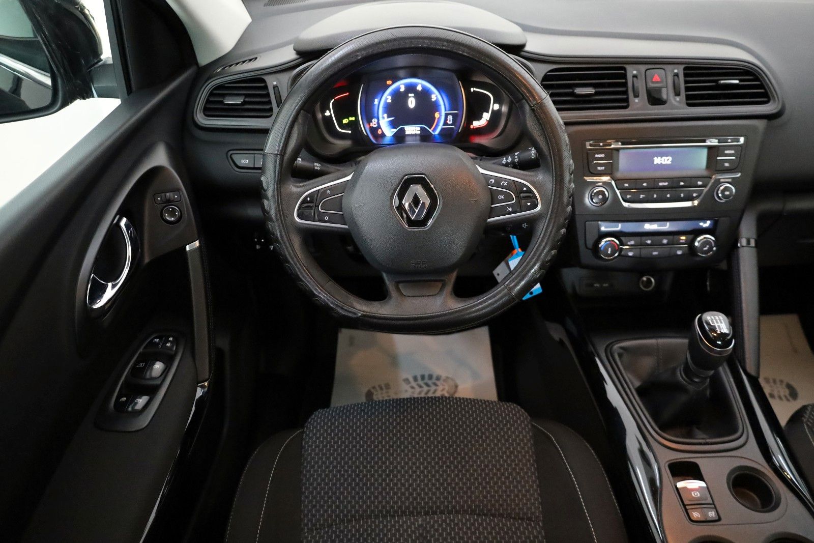 Fahrzeugabbildung Renault Kadjar Life Klima,AHK,8 fach bereift