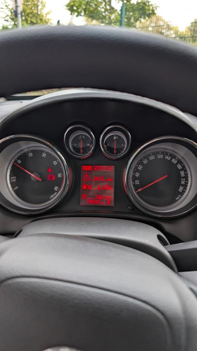 Opel Astra 2013 — photo 12