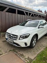 Mercedes-Benz GLA 180 Urban/LED Scheinwerfer/Anhängerkupplung  - Cars in Hannover: Anhängerkupplung