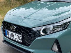 Fahrzeugabbildung Hyundai i20 1.0 T-GDI Trend *Kamera*CarPlay*Sitzhzg*DAB*