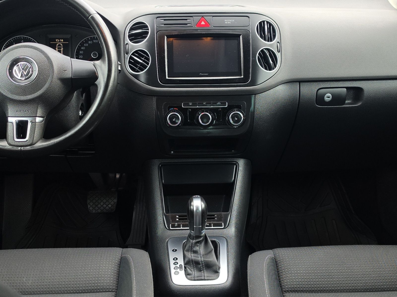 Fahrzeugabbildung Volkswagen Golf Plus VI Team AUTOMATIK STEUERKETT TÜV NEU