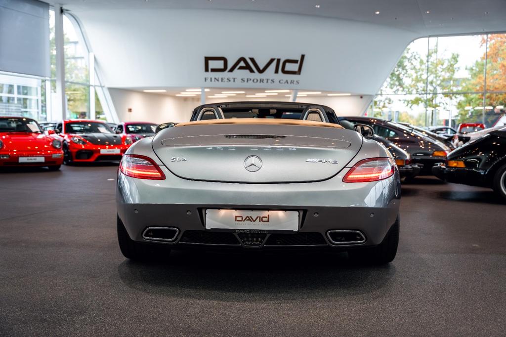 Mercedes-Benz SLS AMG