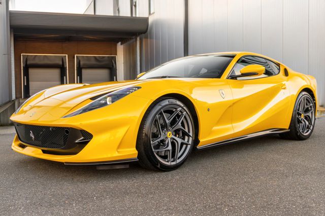 Ferrari 812 Superfast - Atelier - Giallo Triplo Strato