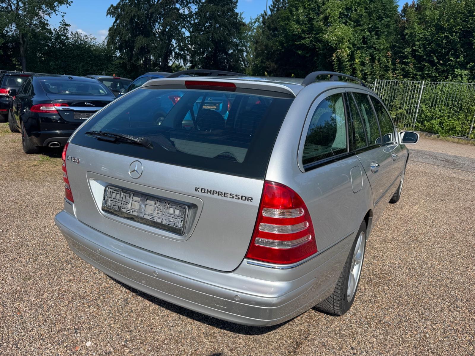 Mercedes-Benz C180 2004 — photo 8