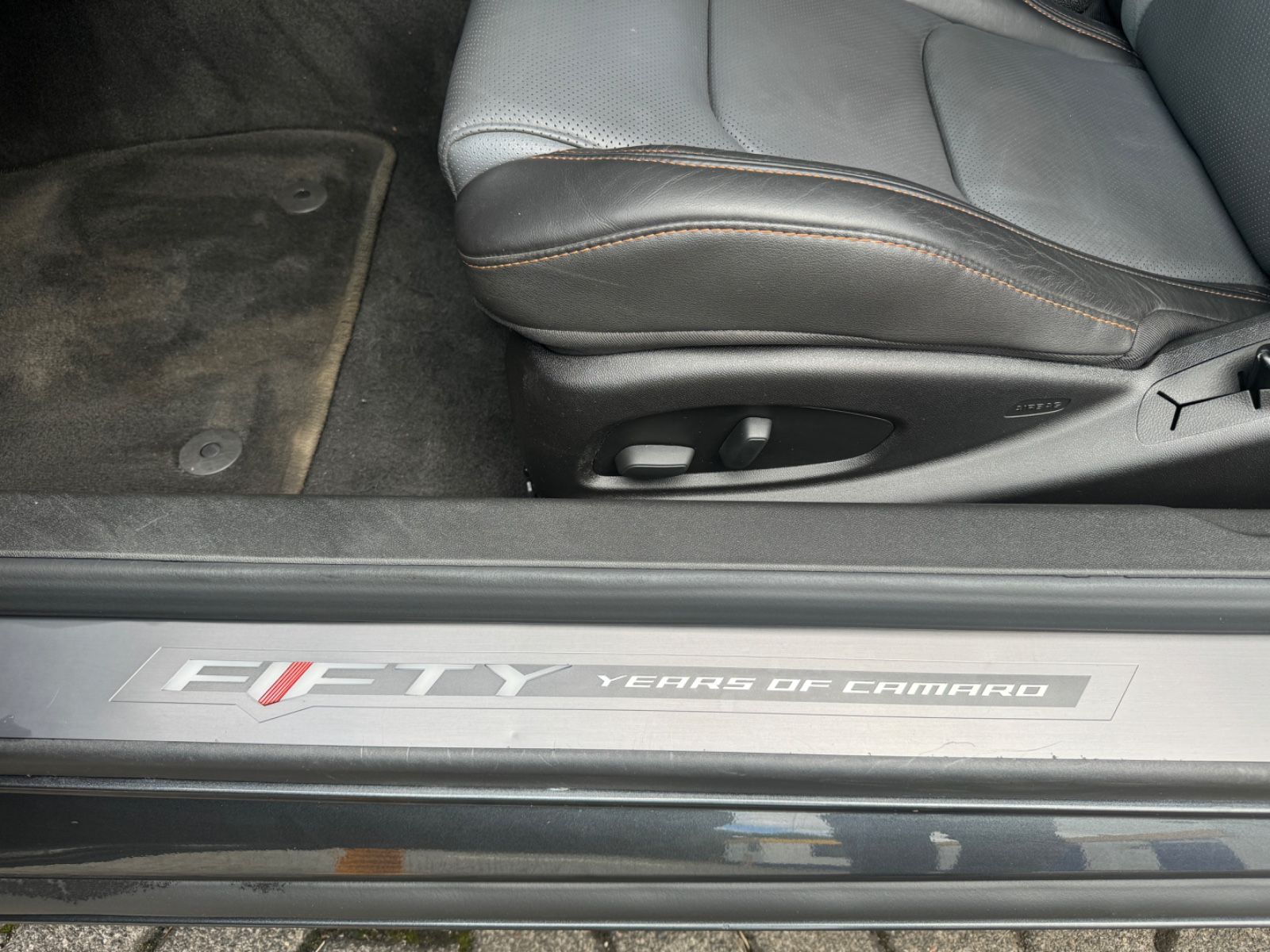 Fahrzeugabbildung Chevrolet Camaro 6.2 V8 AT 50th Anniversary Edition Voll