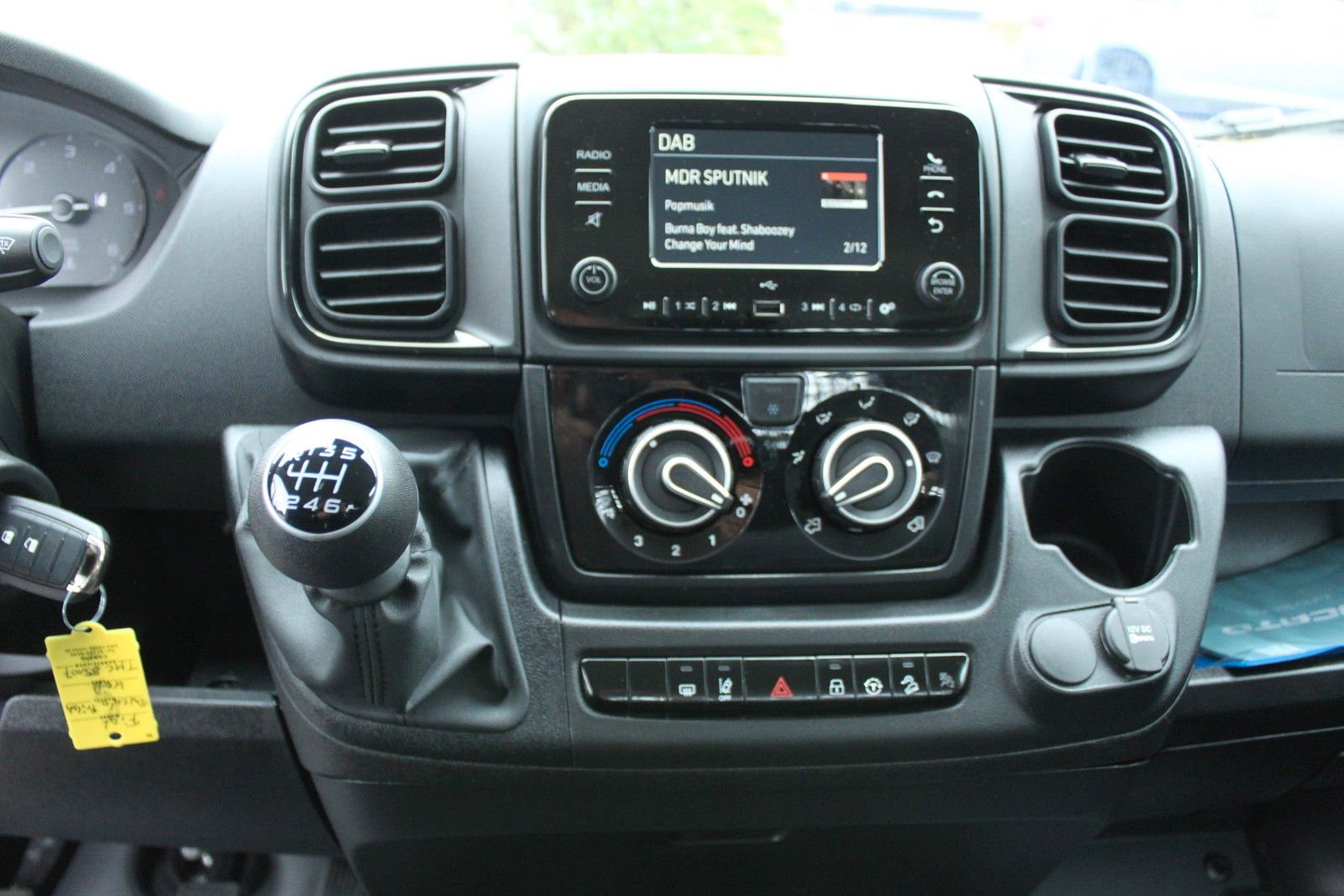 Fahrzeugabbildung Fiat Ducato Pritsche 35 AHK, Ganzjahresreifen