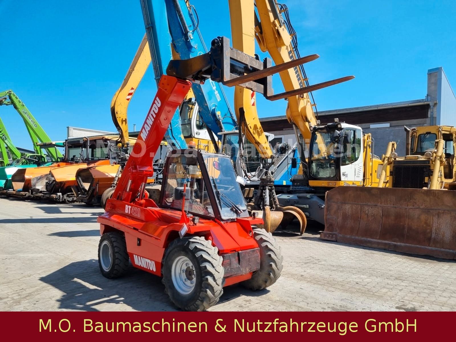 Fahrzeugabbildung Manitou BT 420 / SW /Gabel / 2 t / 4m / 4x4 /