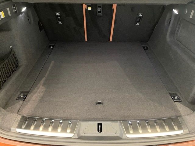 Fahrzeugabbildung Jaguar F-PACE P550 SVR SPICED COPPER EDITION