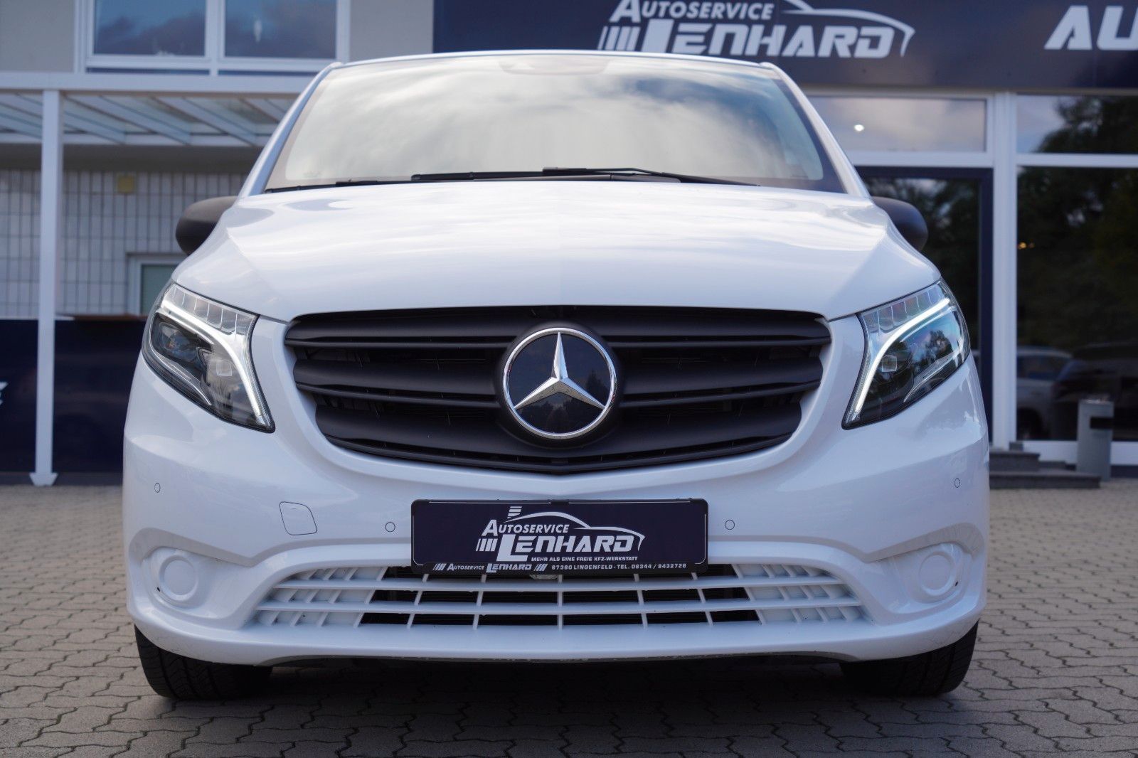 Fahrzeugabbildung Mercedes-Benz Vito Tourer 114CDI Pro lang*AHK*NAVI*SHZ*Standh*