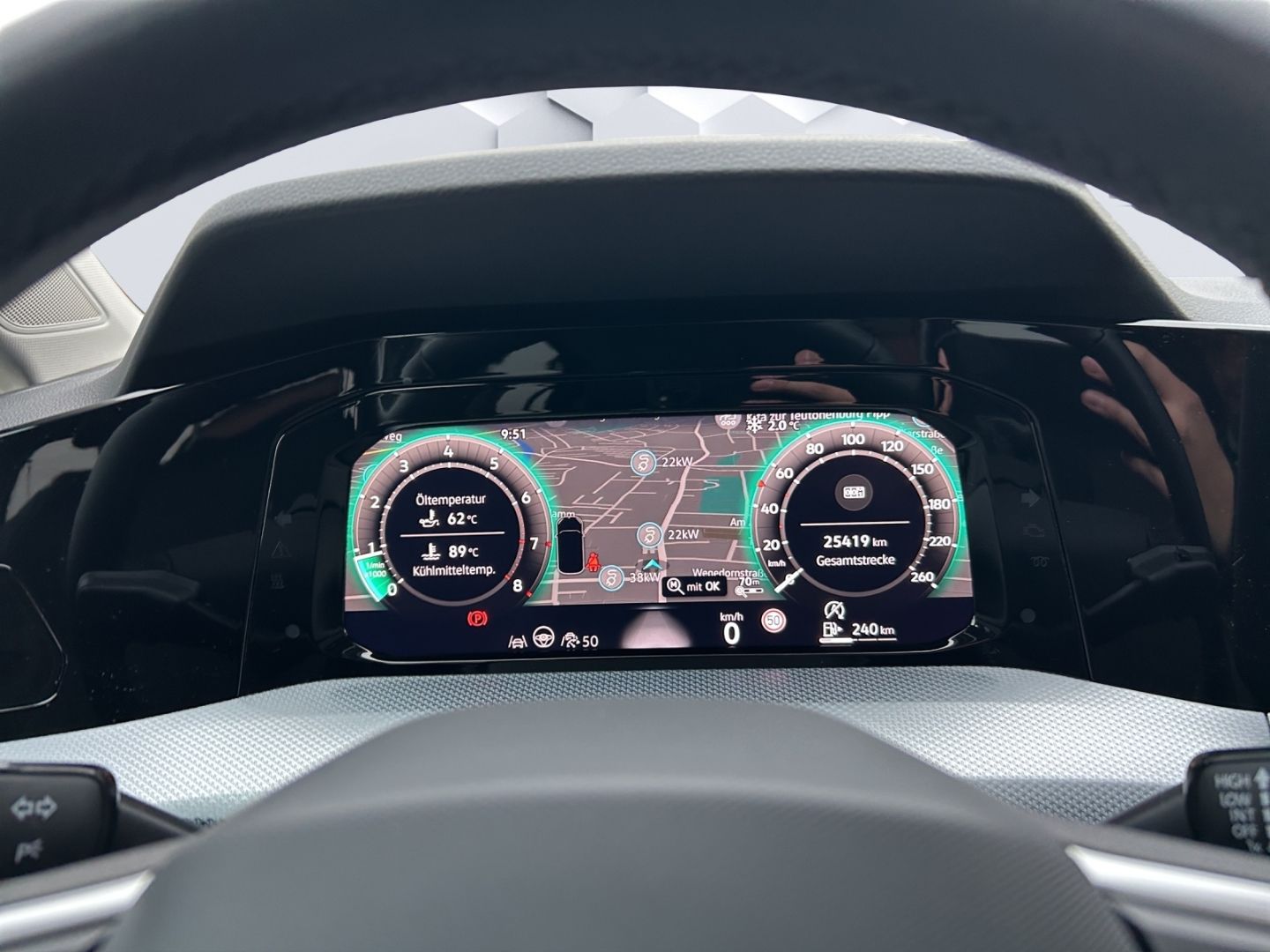 Golf VIII 1.5 TSI Schalter 85kW LED AHZV App-Con