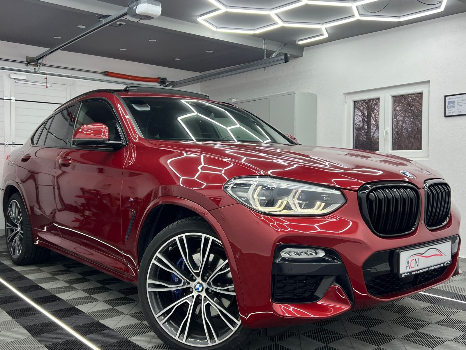 Fahrzeugabbildung BMW X4 xDrive 30 i M SPORT/AHK/ACC/LED/H&K/PANO/STHZ