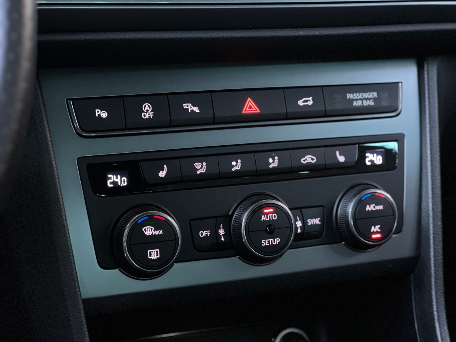 Fahrzeugabbildung CUPRA Ateca VZ 4Drive AHK NAV XL ACC LED SHZ 19"