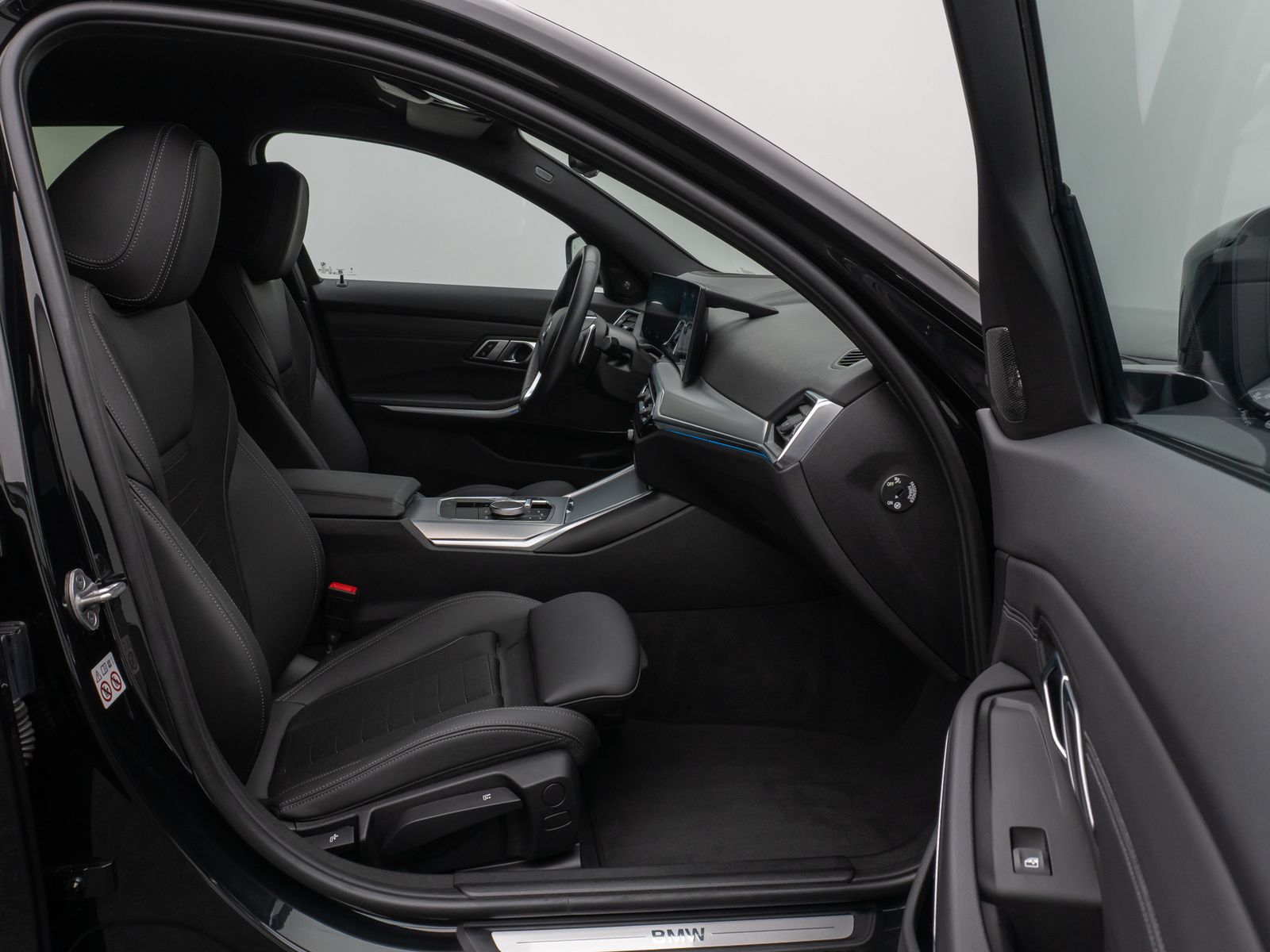 Fahrzeugabbildung BMW 330i xD Kamera HUD H/K ACC Komfort Alarm Sport