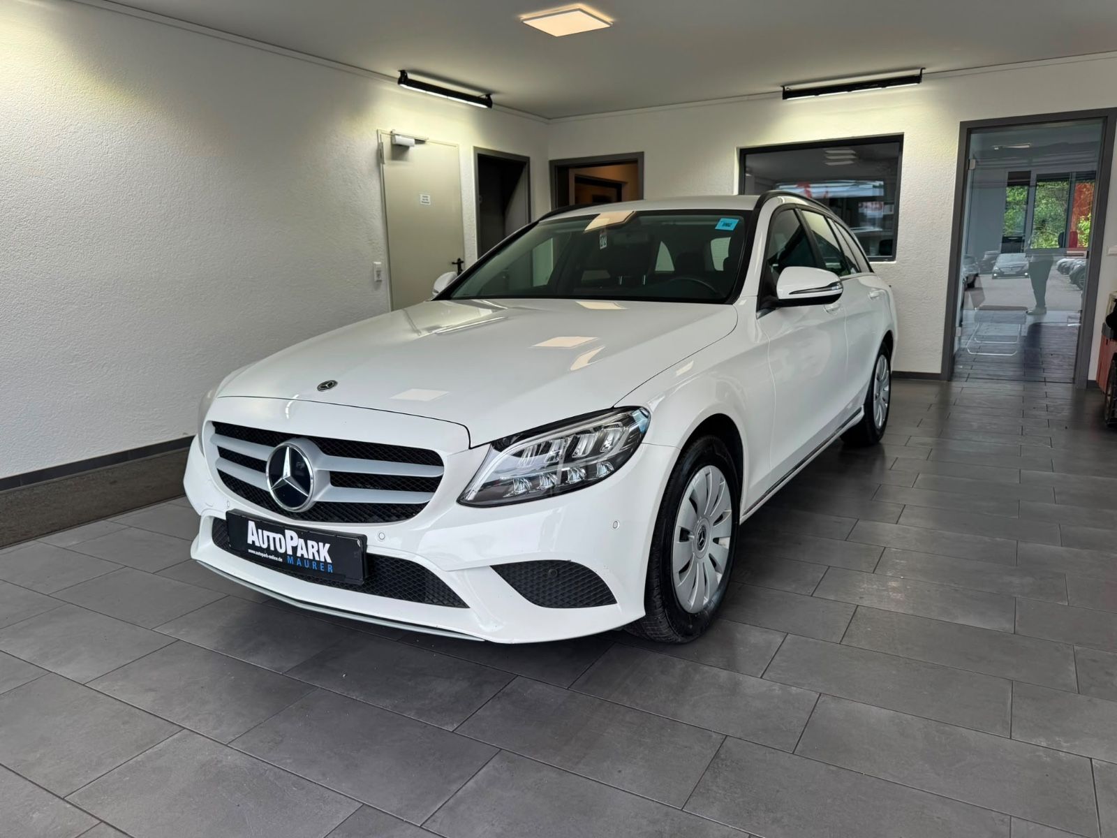Mercedes-Benz C 180 T CGI*PDC*Navi*SHZ*Kamera*