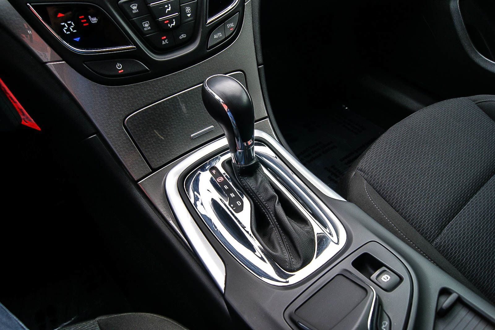 Fahrzeugabbildung Opel Insignia Lim 1.6T Auto XENON NAVI KAMERA 2.HAND