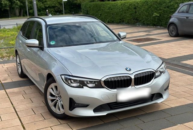 BMW BMW 318d Baujahr 2020  Top Zustand Autom...