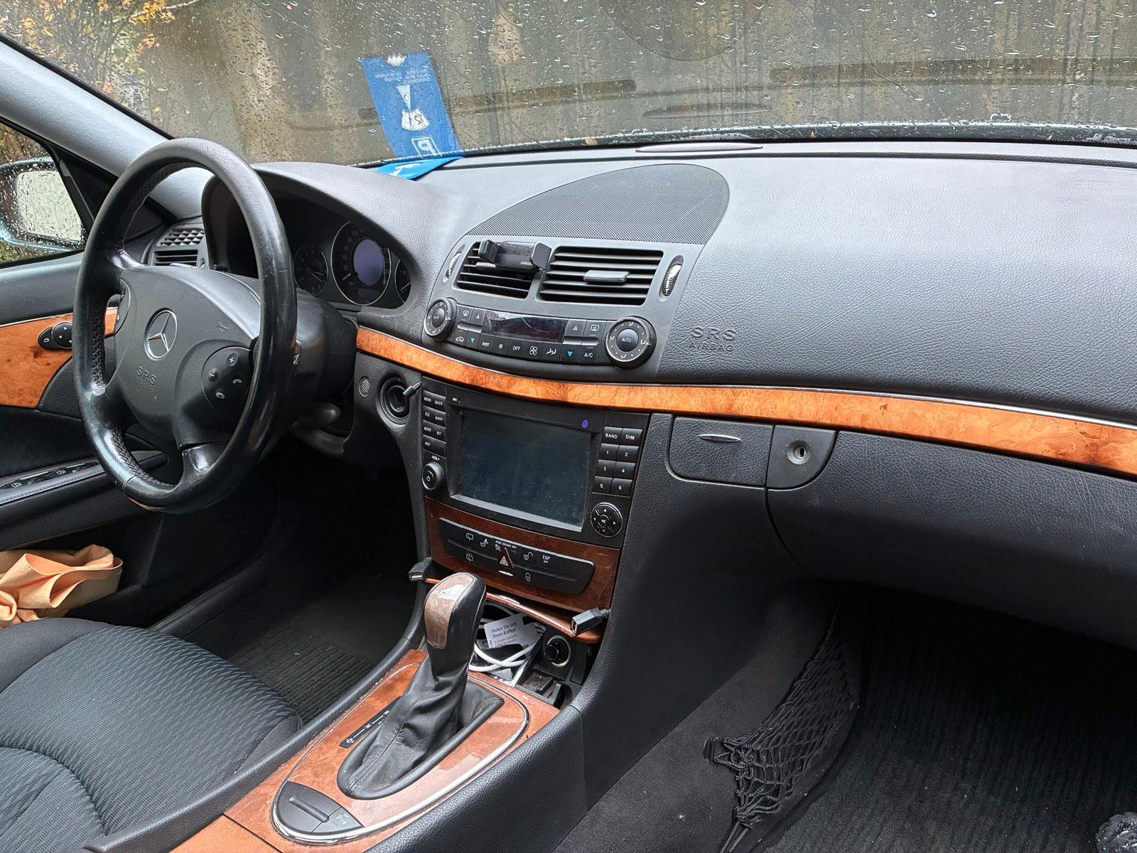 Mercedes-Benz E220 2005 — photo 7