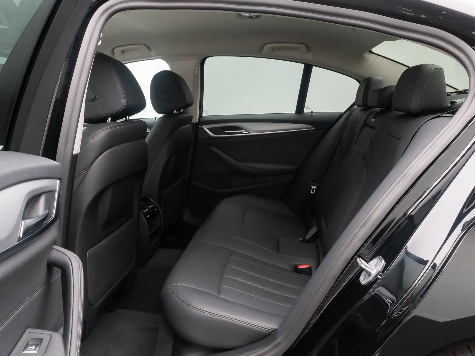 Fahrzeugabbildung BMW 520i Kamera DAB CockPitPro StandhzgAlarm LED
