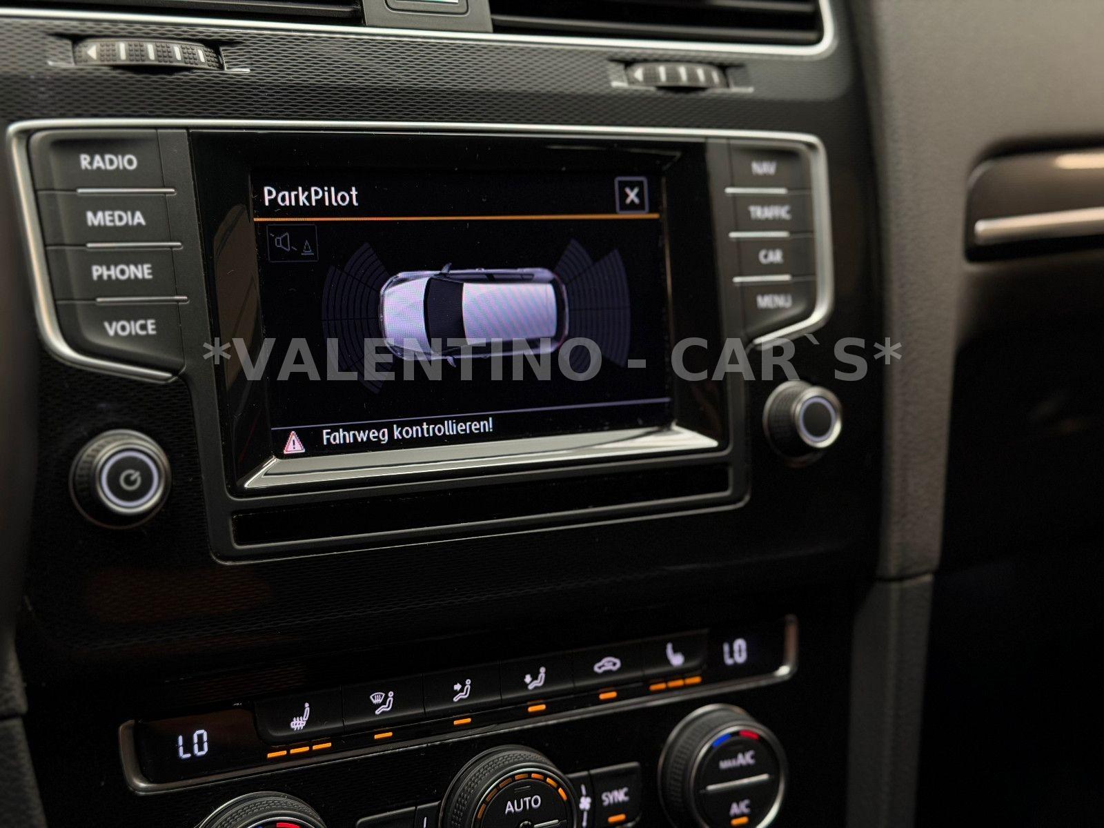 Volkswagen Golf VII Lim. GTI Navi/Temp/Parklenk/Shz/BiXen