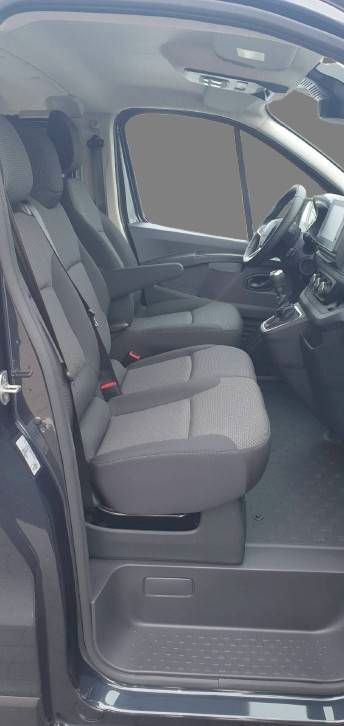 Fahrzeugabbildung Renault TRAFIC Lkw Doppelkabine Komfort L2H1 3,0t Blue d