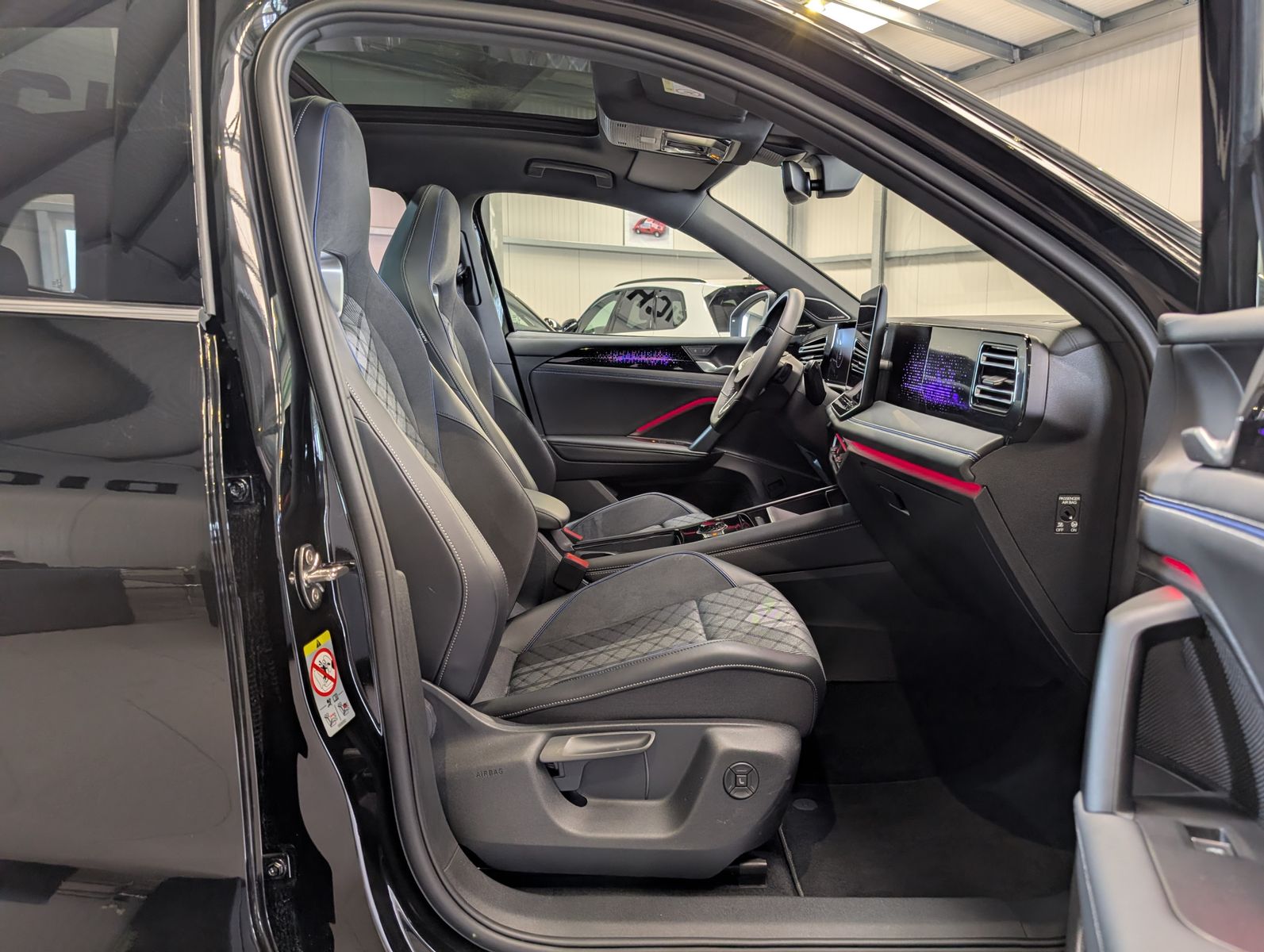 Immagine del veicolo Volkswagen Tiguan 2.0TDI R-Line 4M Pano H/K AHK Matrix 20"