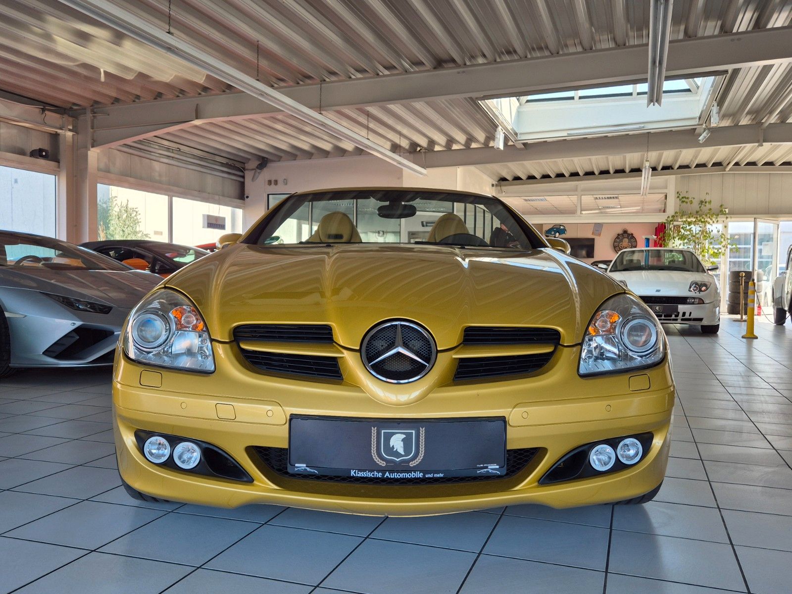 Fahrzeugabbildung Mercedes-Benz SLK 350/Komplettes Designo Fahrzeug/Jahreswagen!