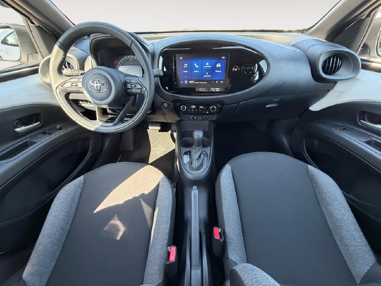 Fahrzeugabbildung Toyota Aygo X Play