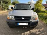 Mitsubishi Pajero 3,2 DI-D - - Mitsubishi Pajero in Bonn