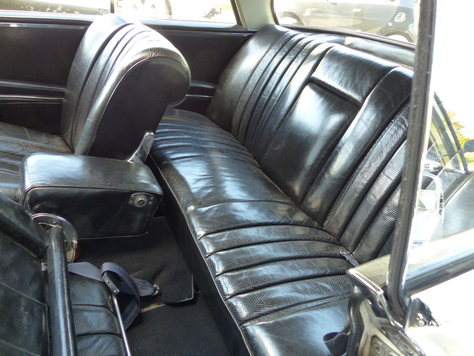 Fahrzeugabbildung Mercedes-Benz 220 SE Coupe W 111