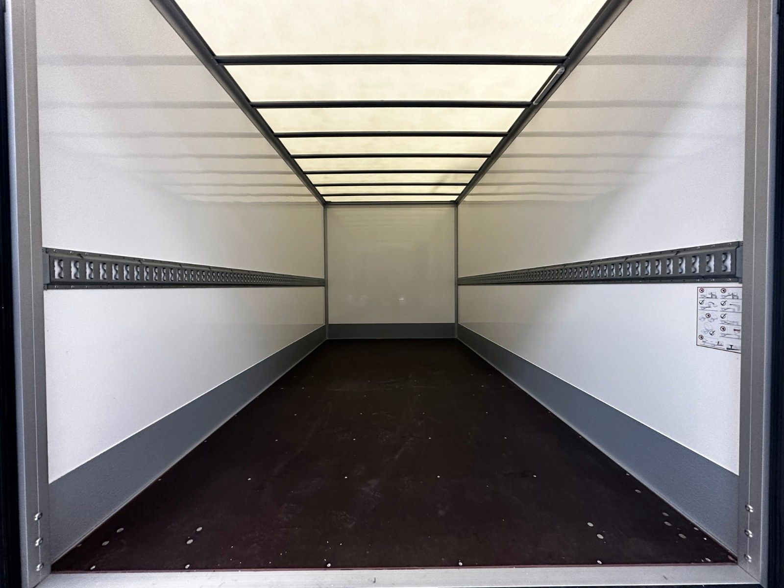Fahrzeugabbildung Iveco Daily 35S16HA 8/P KOFFER Luftfederung LBW Sofort