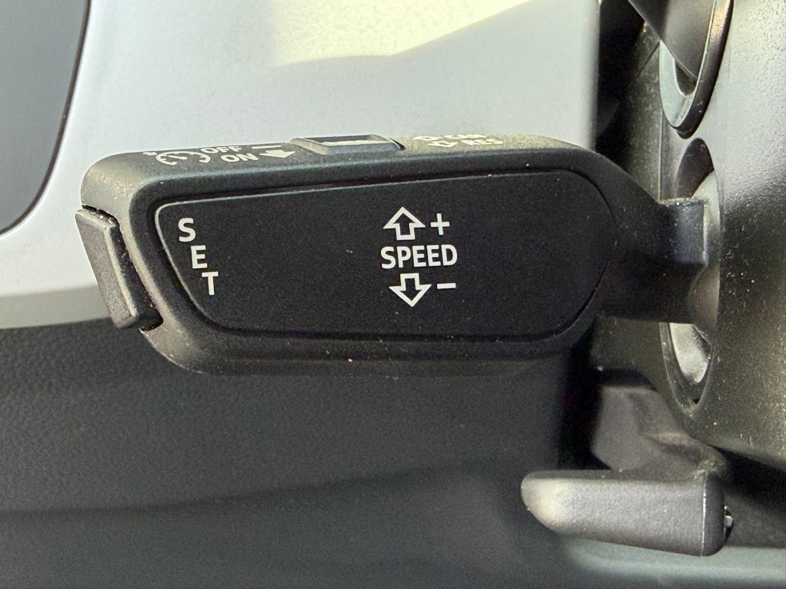 Fahrzeugabbildung Audi A4 Av 40 TFSI S-Tr Advanc LED+NAVI+SHZ+TEMP+17"