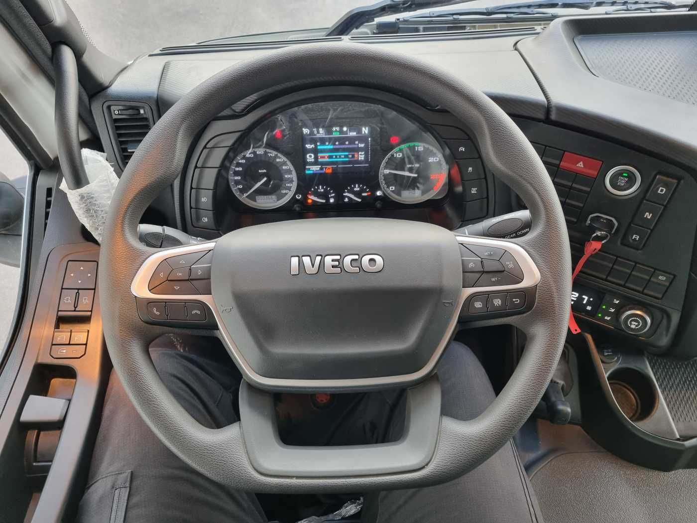 Fahrzeugabbildung Iveco X-Way AD360X48Z HR OFF 8x4 Hardox-Mulde Intarder