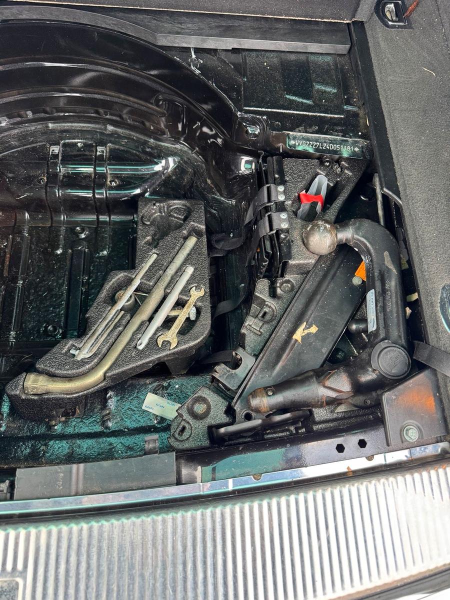 Volkswagen Touareg 2004 — photo 10