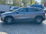 Mercedes-Benz GLA 200 GLA -Klasse GLA 200 d - : Grau, Lederlenkrad