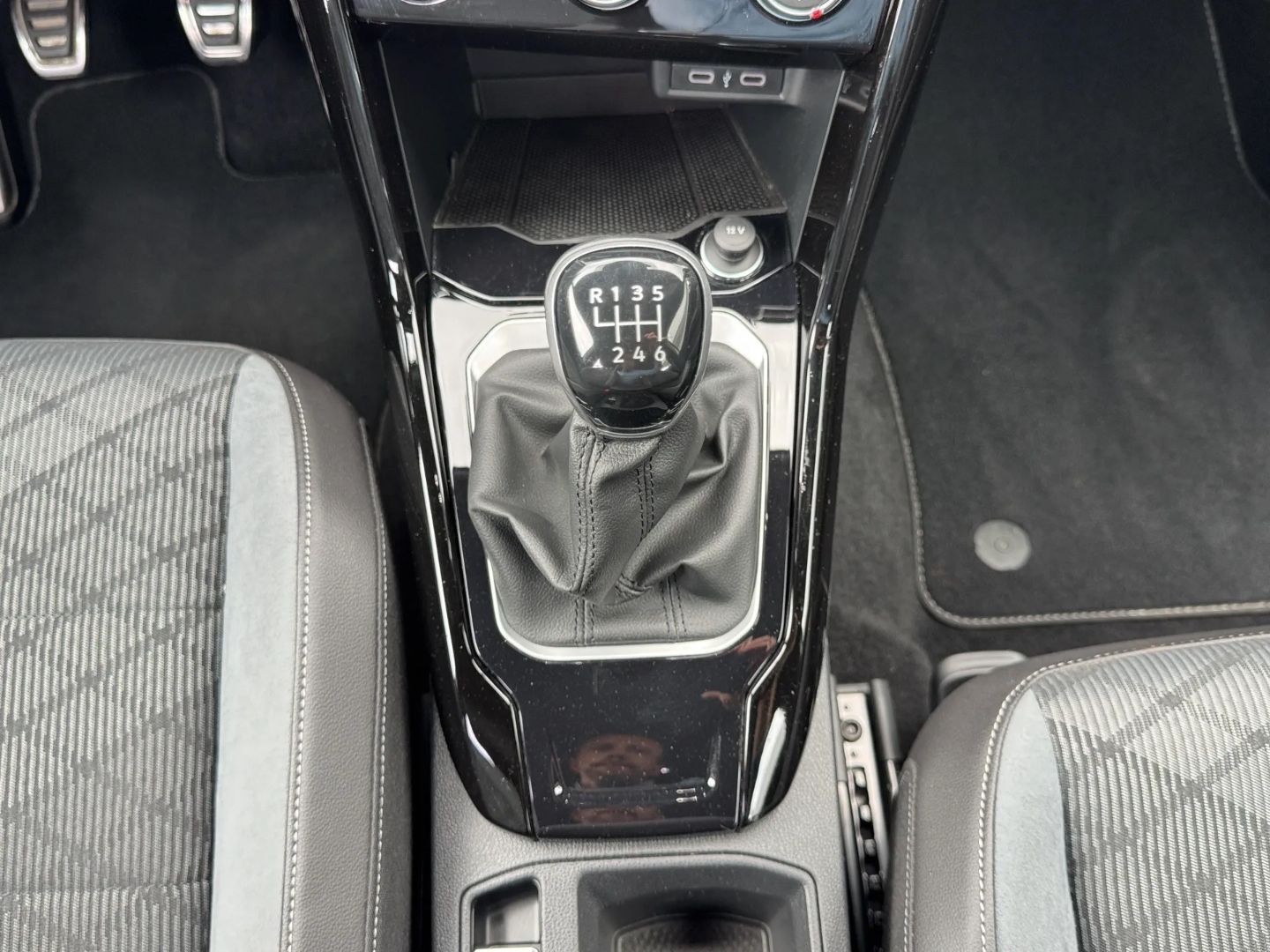 T-Roc 1.0 TSI R-LINE *LED+*NAVI*ACC*