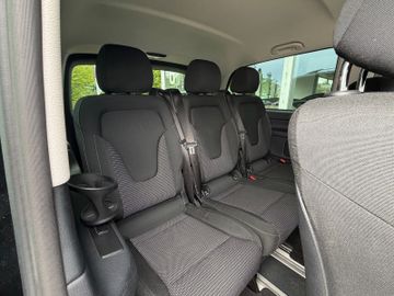 Mercedes V 220 - 11