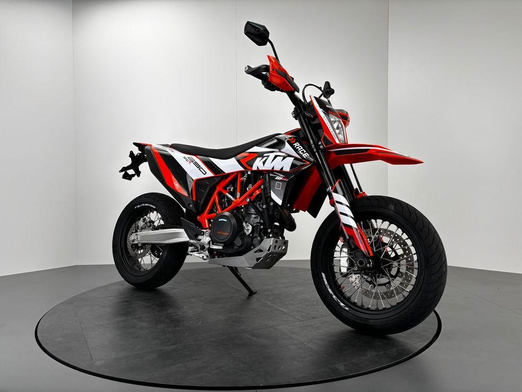 Fahrzeugabbildung KTM 690 SMC R *REIFEN NEU *KURZES HECK