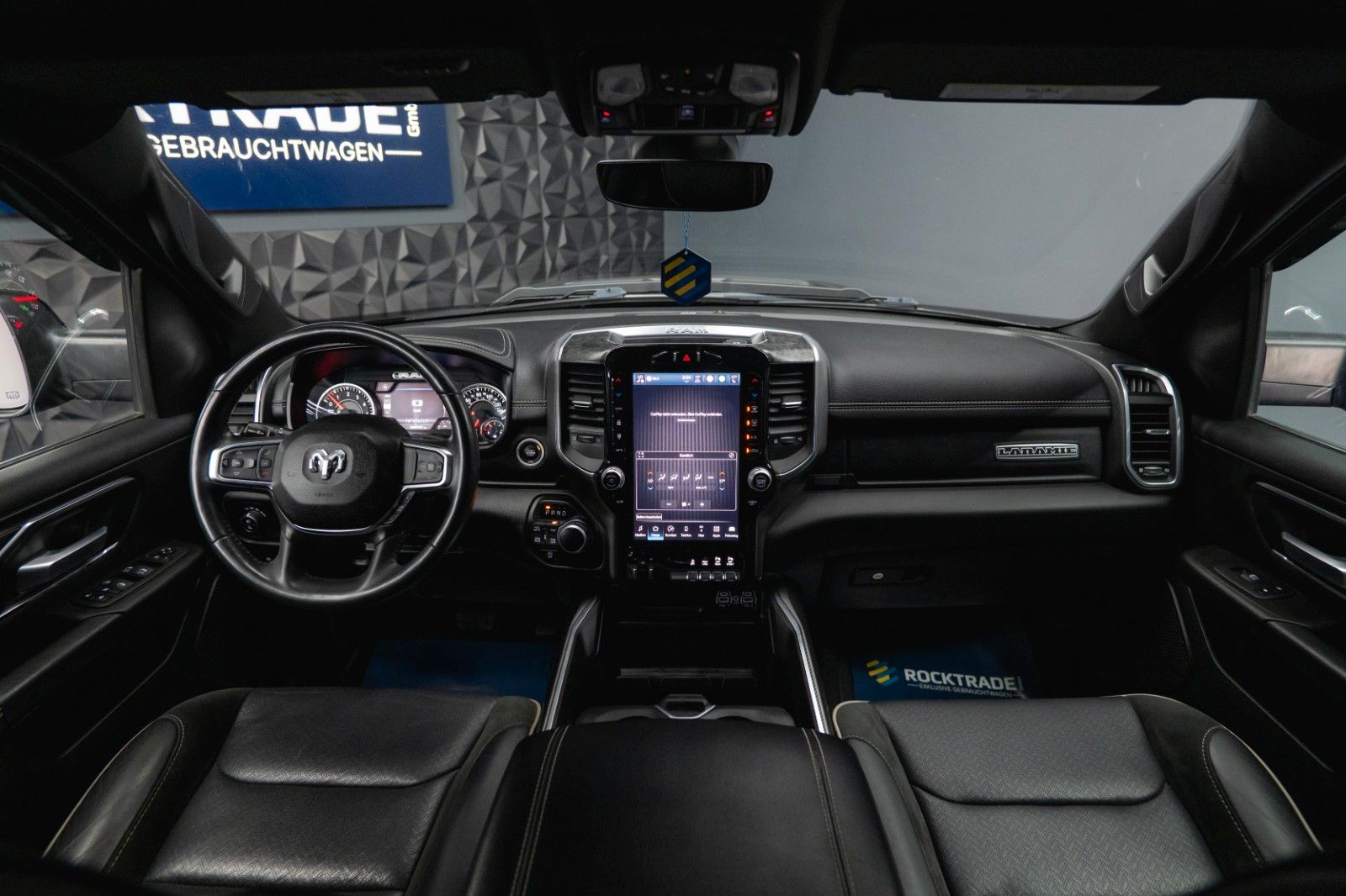 Fahrzeugabbildung Dodge RAM 5.7 V8 HEMI 4x4 LARAMIE Limited Offroad LED