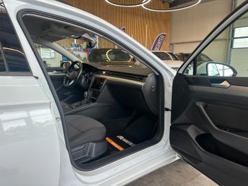 MYAUTOCENTER – Gebraucht- und Jahreswagen mit Werkstattservice in Pfaffenhofen Volkswagen Passat *AHK*ACC*KLIMAAUTO*LED*NAVI*1.HAND*