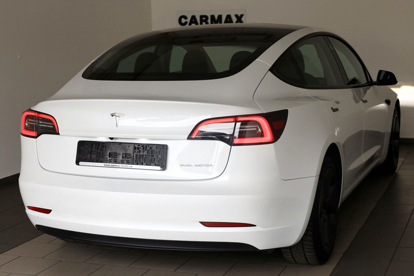 Fahrzeugabbildung Tesla Model 3 Long Range Dual AWD Leder,Navi,LED,Panor