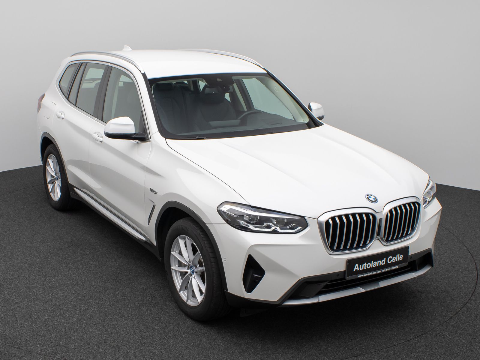 Fahrzeugabbildung BMW X3 xD30e Kamera HUD DAB Lenkrhzg Alarm AHK Sport