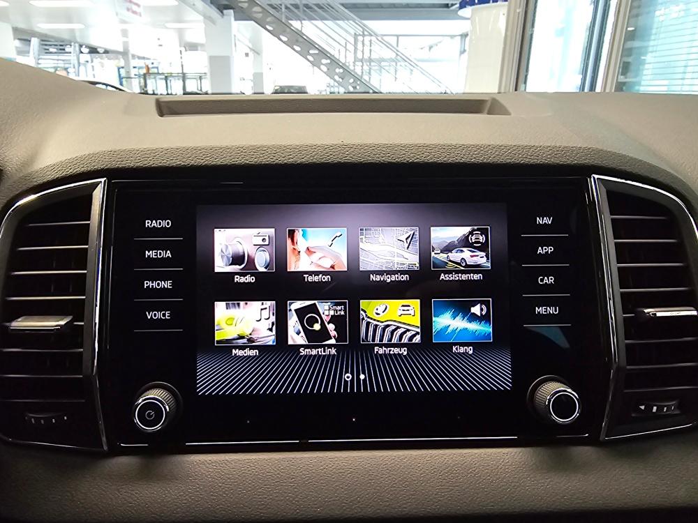 Skoda Karoq Selection AHK,Navi,ACC,Kamera,elt.Heckkl.