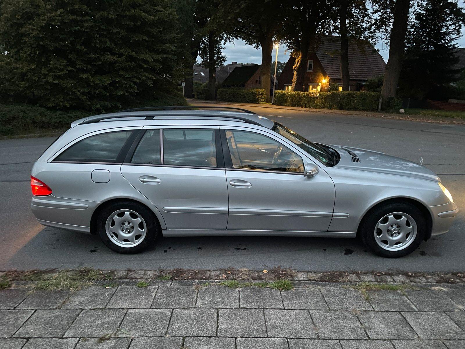 Mercedes-Benz E220 2004 — photo 7