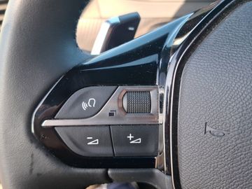 Peugeot 2008 Allure 1.2 PureTech 130 LED+SHZ+Alcant.+PDC