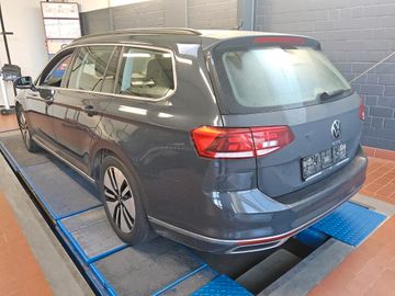 Volkswagen Passat Variant - 3