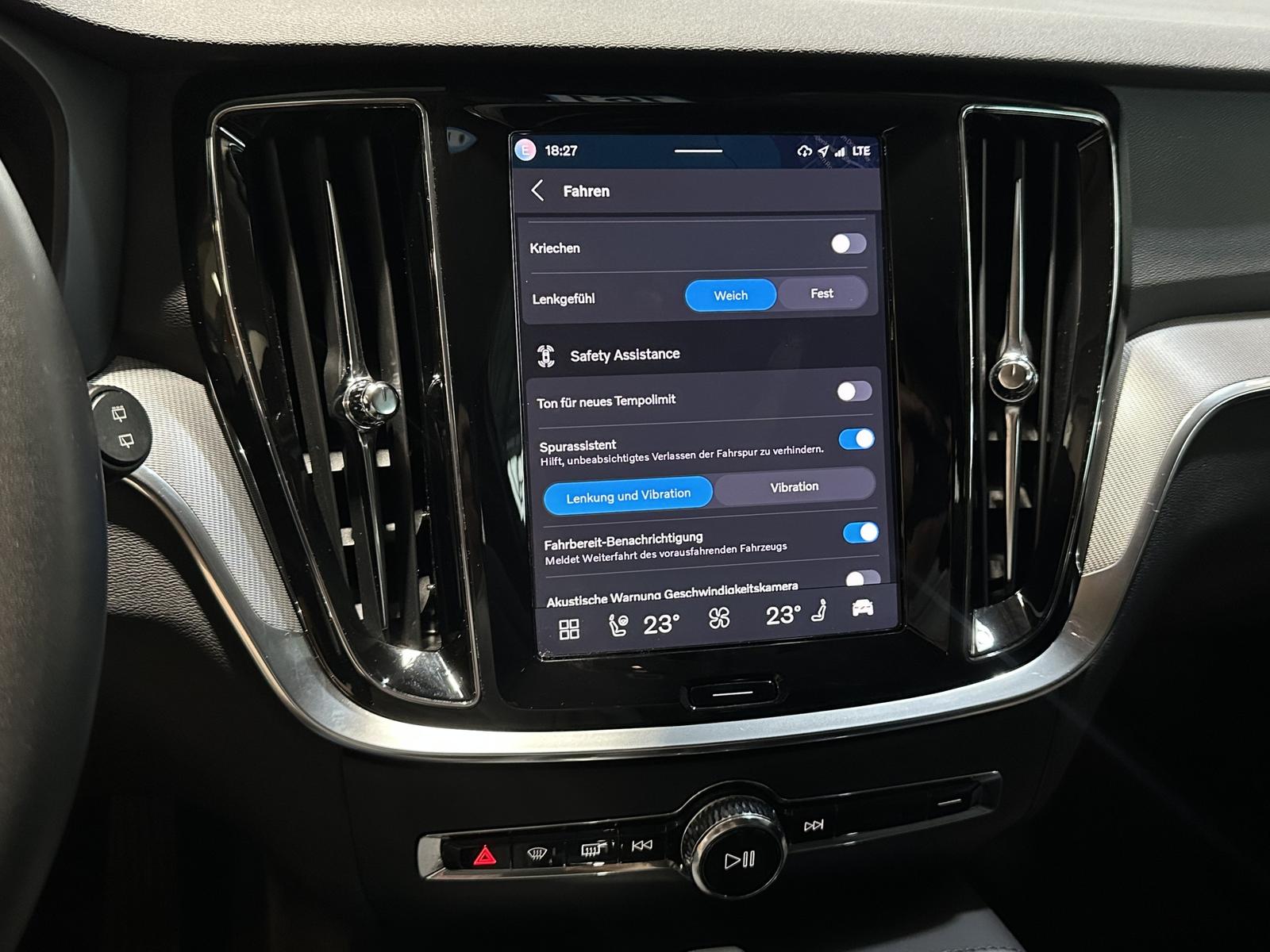 Volvo V60 Plus Dark Plug-In Leder R.Cam Memory AHK AWD, миниатюра 28