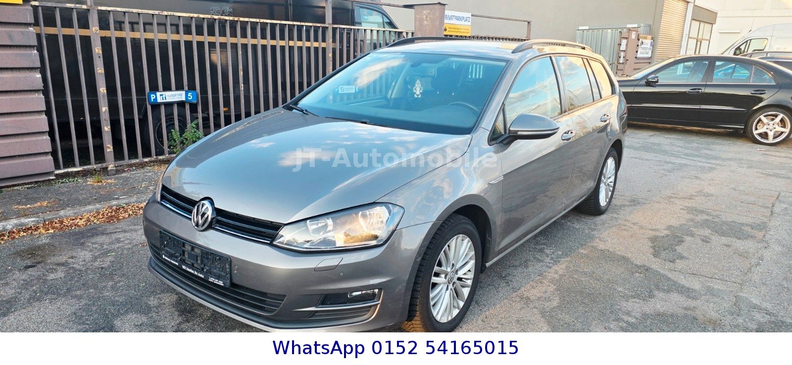 Volkswagen Golf - 1