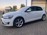 Volkswagen E-Golf mit umfangr. Ausstattung VW Scheckheft  - Volkswagen Golf mit Elektro-Antrieb: Automatik