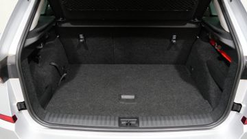 Skoda Kamiq Tour 1,0 TSI NAVI PDC  Kamera SHZ